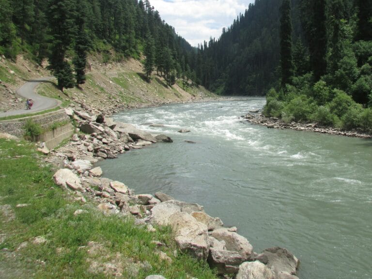 Discovering the Untouched Valleys of Kashmir: A Guide to Lolab, Tangdhar, and Gurez